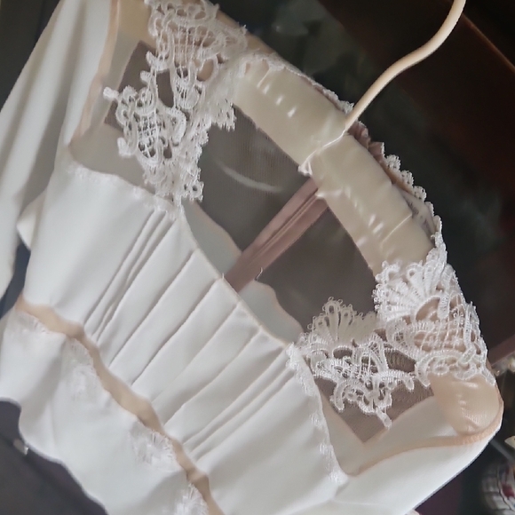 Elegant Lace White Tan Cutout Victorian Style blouse Presents New Final - Picture 1 of 13